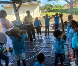 Sensibiliser dès le plus jeune âge à Sainte-Rose : un engagement pour un territoire préservé