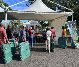 Distribution de composteurs – ZAC de Nolivier à Sainte-Rose